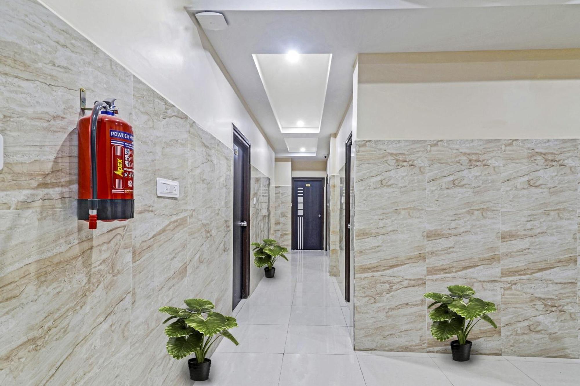 Collection O White House Near Kims Kondapur Hotel Kondapur  Exterior foto