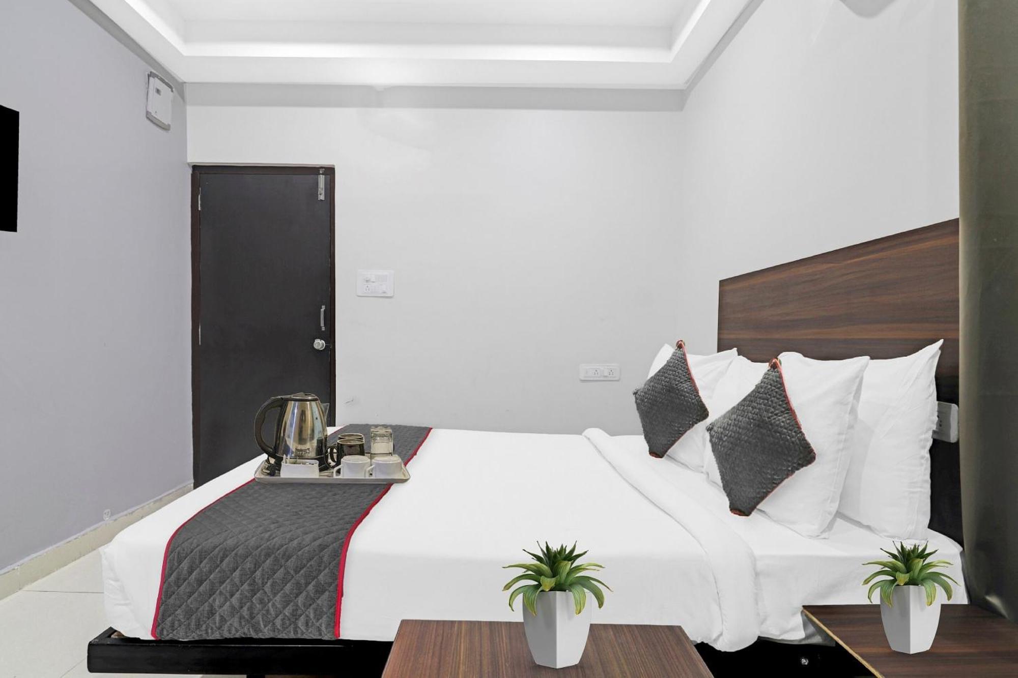 Collection O White House Near Kims Kondapur Hotel Kondapur  Exterior foto